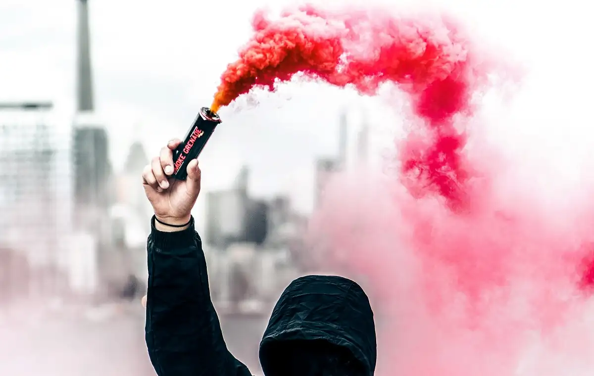 https://astroserwis.com/wp-content/uploads/2022/08/pelnia-lew-wodnik-napiecie-turbulencje-slonce-uran.webp