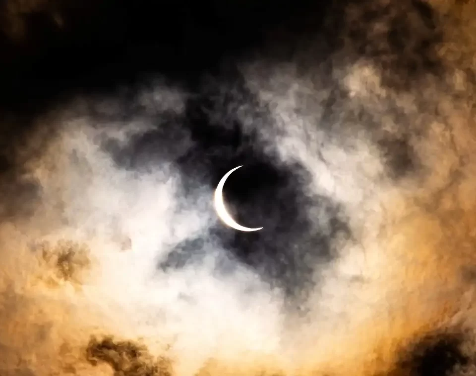 https://astroserwis.com/wp-content/uploads/2022/10/22-10-20-zacmienie-slonca-skorpion-25-10-22-960x760.webp