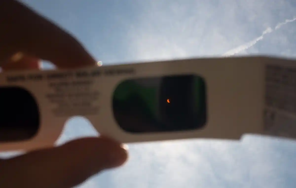 https://astroserwis.com/wp-content/uploads/2023/04/23-4-17-zacmienie-slonca-baran-napiecie-kryzys.webp