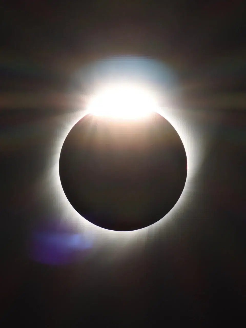 https://astroserwis.com/wp-content/uploads/2026/08/26-8-10-calkowite-zacmienie-slonca-kryzys-katastrofa-960x1280.webp